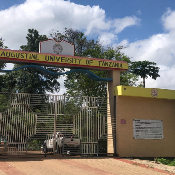 Tansanialaisen yliopiston portti.